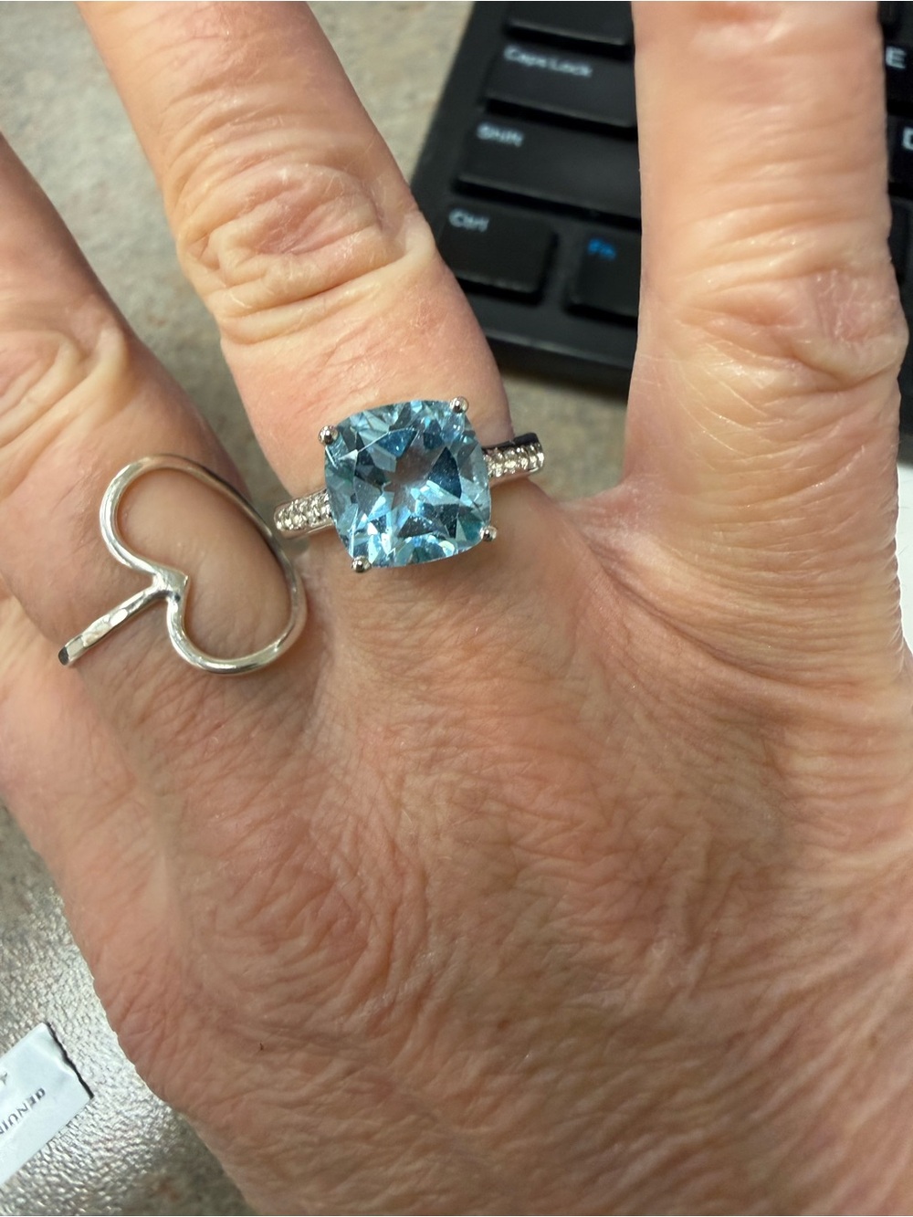 Genuine 4.62ctw blue topaz sterling silver ring , new with tag , size 7 - Picture 7 of 8
